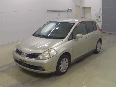 NISSAN TIIDA
