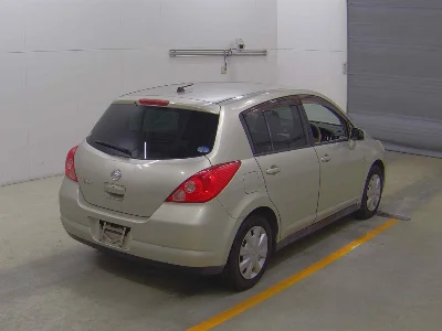 NISSAN TIIDA