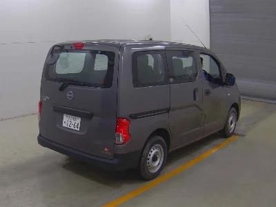 NISSAN NV200