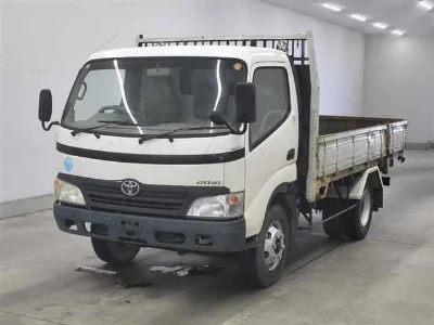 TOYOTA DYNA