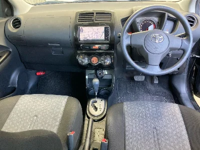 TOYOTA IST