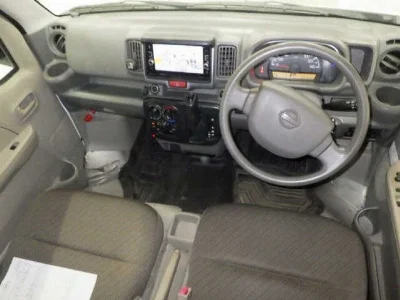 NISSAN CLIPPER VAN