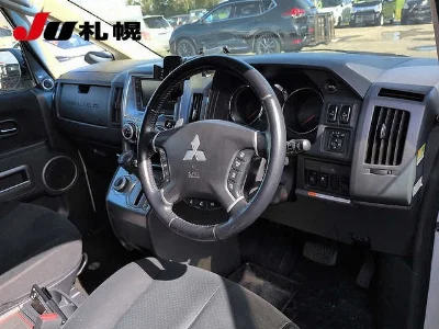 MITSUBISHI DELICA D5