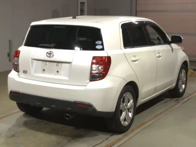 TOYOTA IST