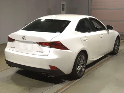 LEXUS IS