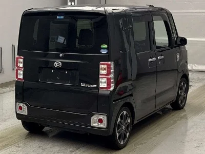 DAIHATSU WAKE