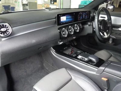 MERCEDES BENZ CLA SHOOTING BRAKE