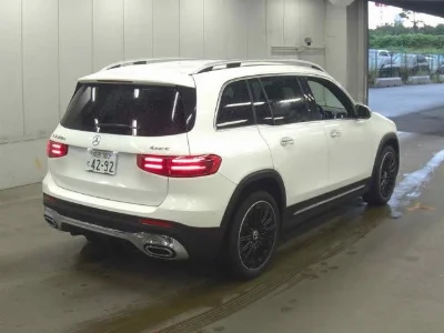 MERCEDES BENZ GLB