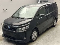 Цена авто Toyota Voxy с аукционов Японии, номер кузова ZWR80G, пробег 105 000, оценка 7