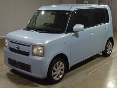 TOYOTA PIXIS SPACE