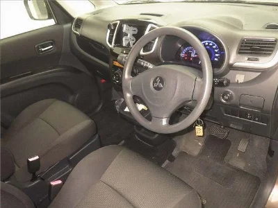 MITSUBISHI DELICA D2