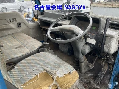 MITSUBISHI CANTER