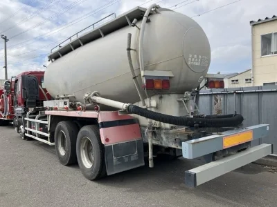 ISUZU GIGA