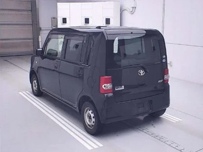 TOYOTA PIXIS SPACE