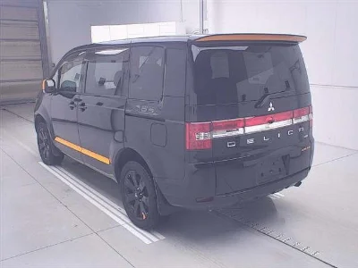 MITSUBISHI DELICA D5