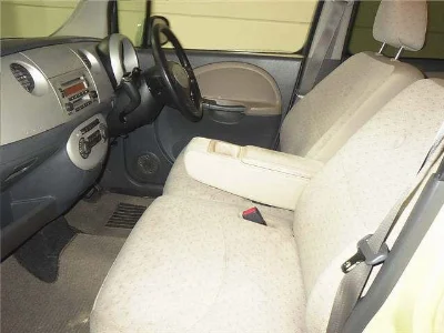 DAIHATSU MOVE LATTE