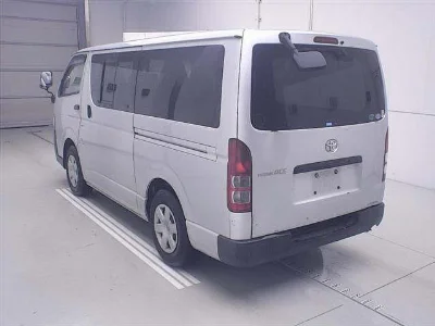 TOYOTA REGIUS ACE VAN