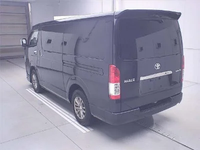 TOYOTA HIACE VAN