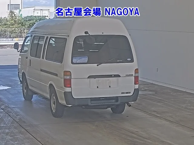 Toyota HiAce  с аукциона в Японии