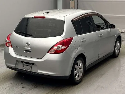 NISSAN TIIDA