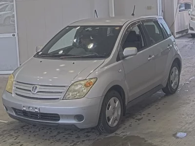 TOYOTA IST