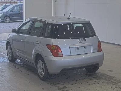 TOYOTA IST