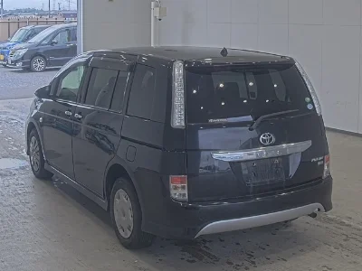 TOYOTA ISIS