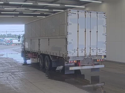 ISUZU GIGA