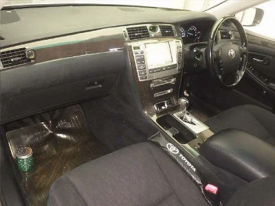 TOYOTA CROWN MAJESTA