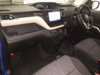 MITSUBISHI DELICA D2