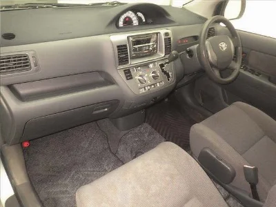 TOYOTA RAUM