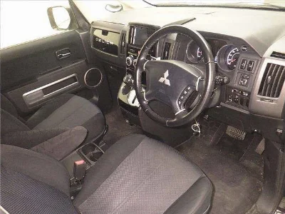 MITSUBISHI DELICA D5