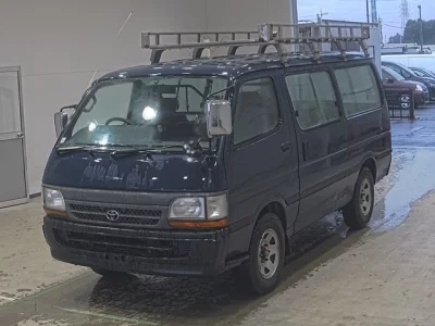 TOYOTA HIACE