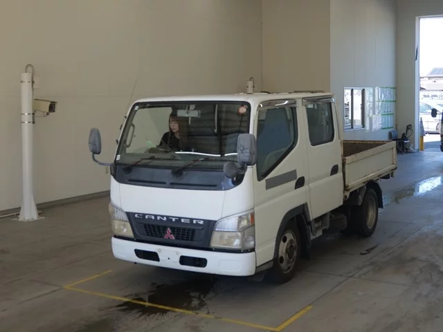 Mitsubishi Fuso Canter  с аукциона в Японии