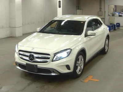 MERCEDES BENZ GLA