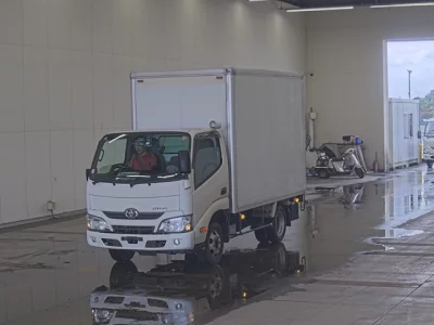 TOYOTA DYNA