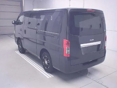 ISUZU COMO