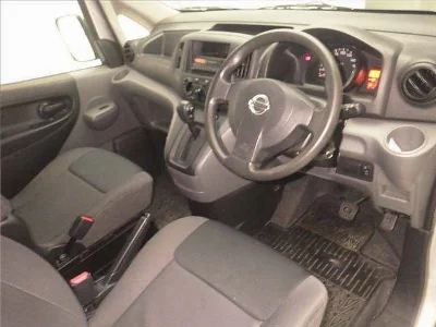 NISSAN NV200