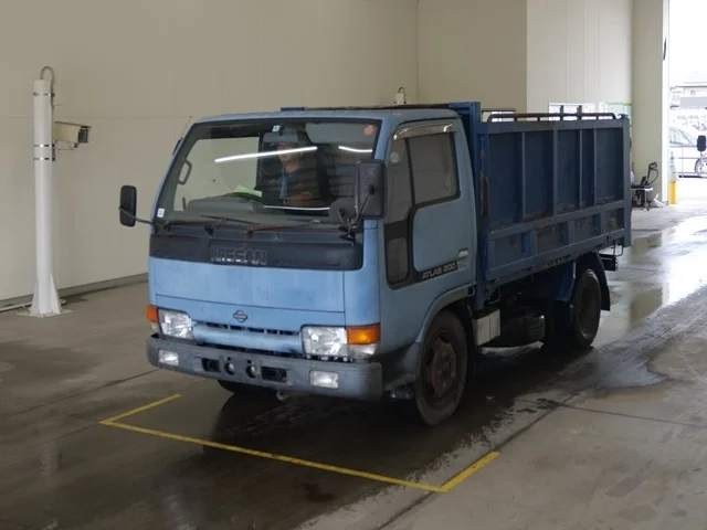 Nissan ATLAS DUMP  с аукциона в Японии