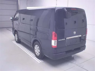 TOYOTA REGIUS ACE VAN