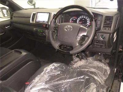 TOYOTA REGIUS ACE VAN