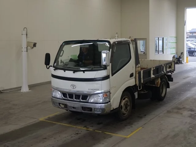 Toyota ToyoAce  с аукциона в Японии