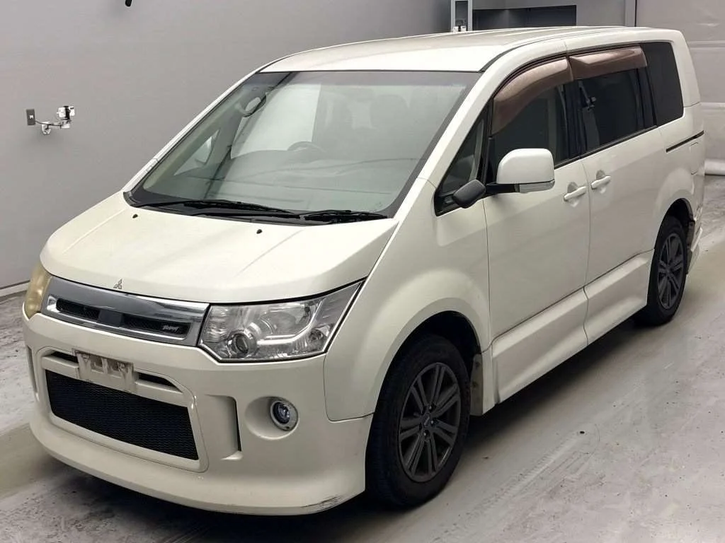 Mitsubishi Delica D:5  с аукциона в Японии