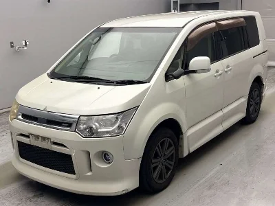 MITSUBISHI DELICA D5