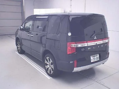 MITSUBISHI DELICA D5