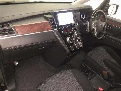 MITSUBISHI DELICA D5