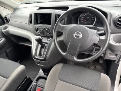 NISSAN NV200