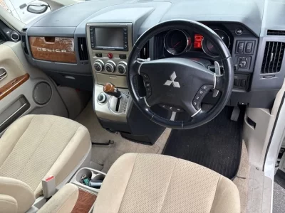 MITSUBISHI DELICA D5