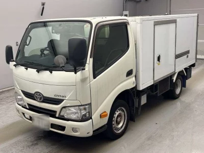 TOYOTA DYNA