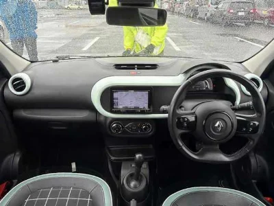 RENAULT TWINGO